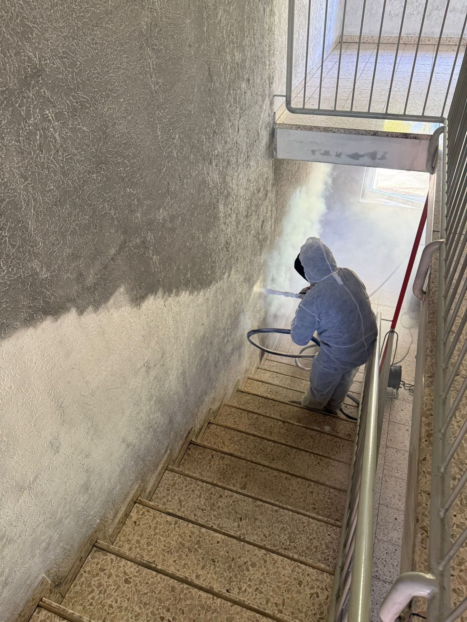 Trockeneisreinigung Treppenhaus